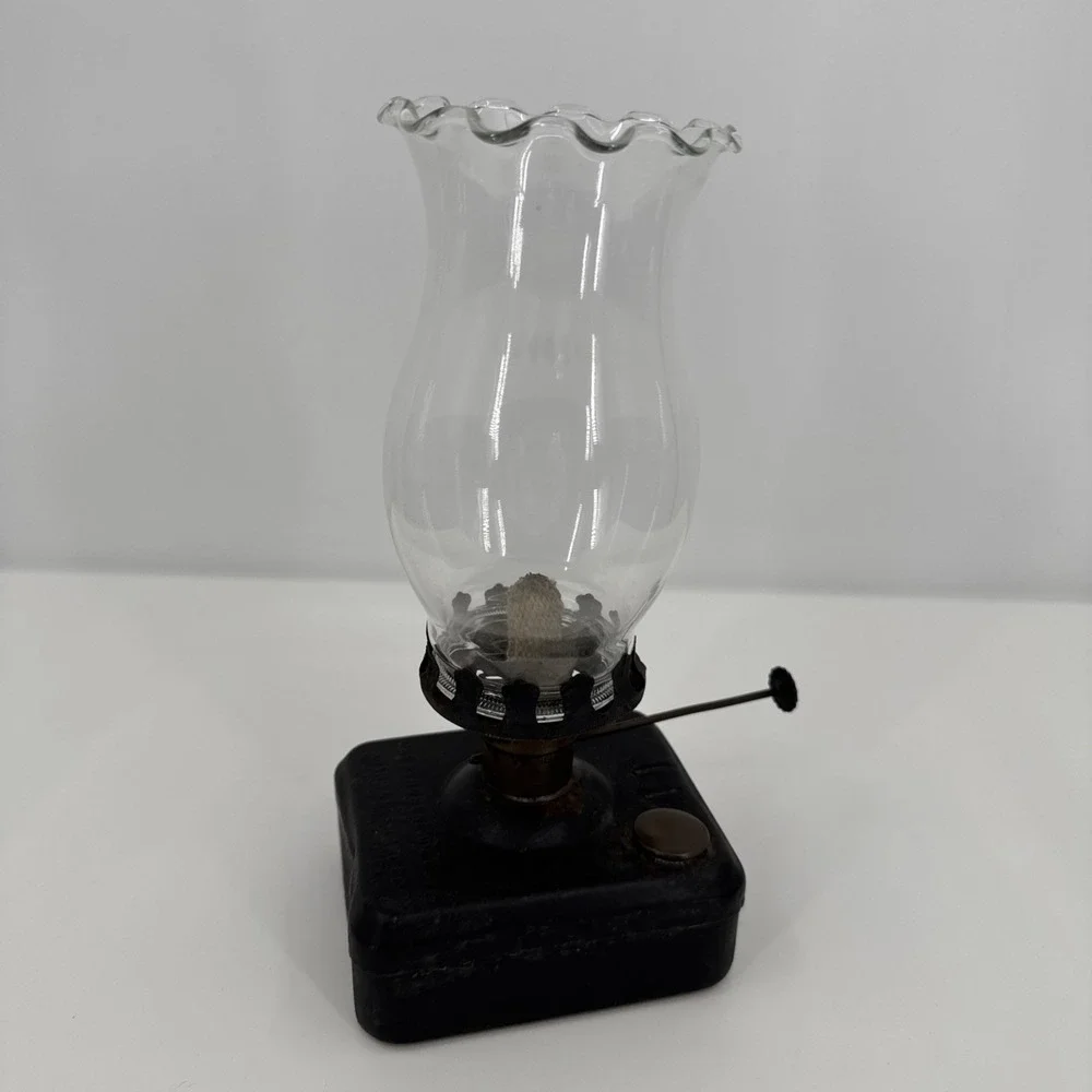 Antique Adams & Westlake‎ Co. Compact Table Top Kerosene Oil Lamp Tin Tank Glass